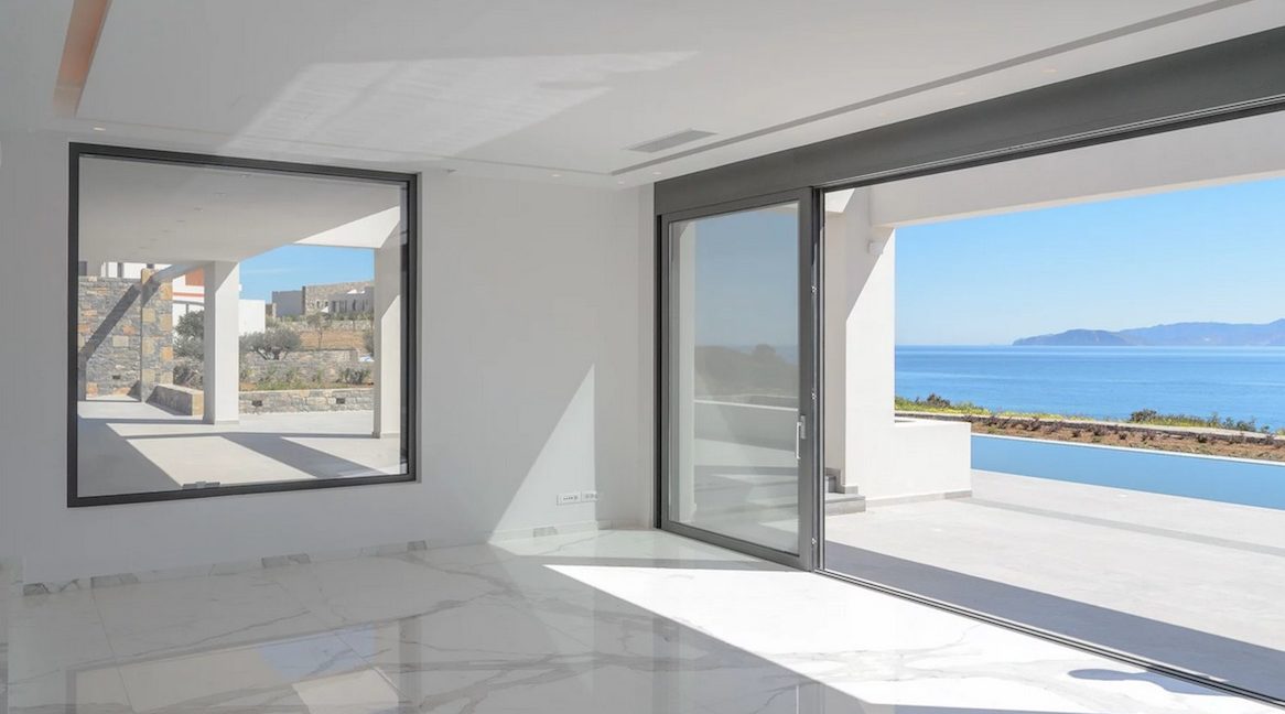 Beachfront Luxury Villa in Crete, Agios Nikolaos. Luxury Beachfront Property in Crete, Seafront Villa Crete for Sale, Luxury Estate in Crete 18