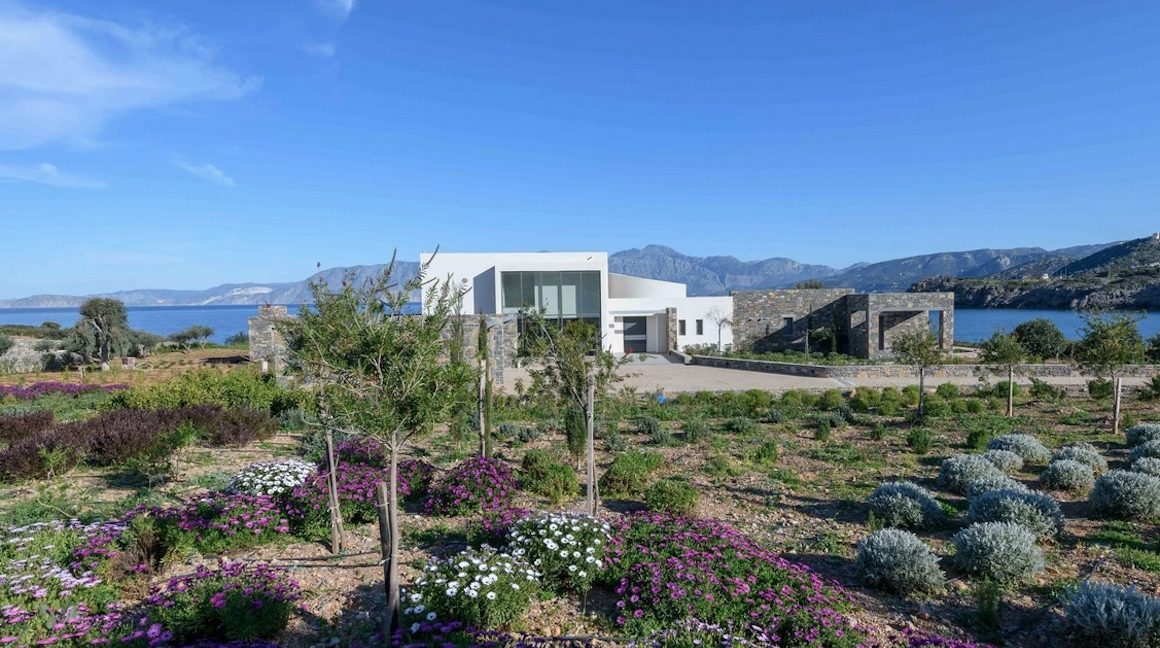 Beachfront Luxury Villa in Crete, Agios Nikolaos. Luxury Beachfront Property in Crete, Seafront Villa Crete for Sale, Luxury Estate in Crete 21