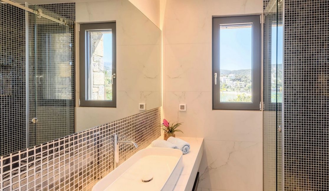Beachfront Luxury Villa in Crete, Agios Nikolaos. Luxury Beachfront Property in Crete, Seafront Villa Crete for Sale, Luxury Estate in Crete 9