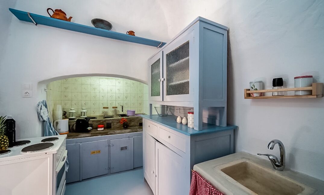 House for sale in Santorini Pyrgos, with sea view, Real Estate in Santorini 1