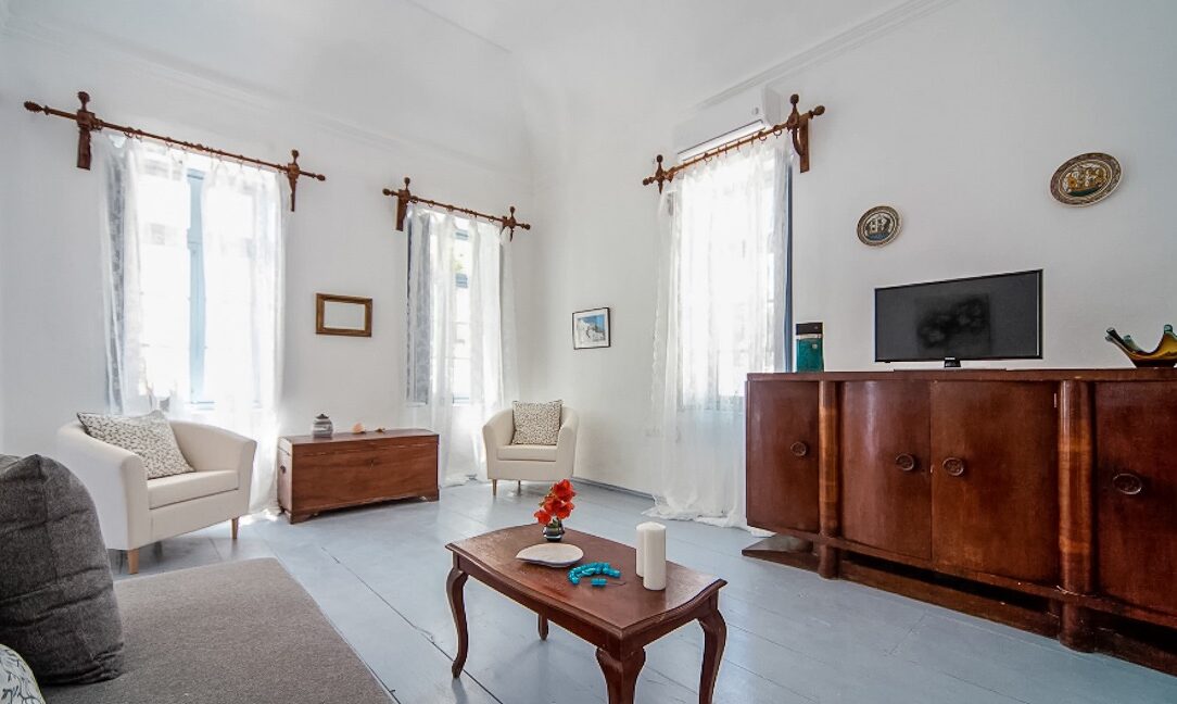 House for sale in Santorini Pyrgos, with sea view, Real Estate in Santorini 10