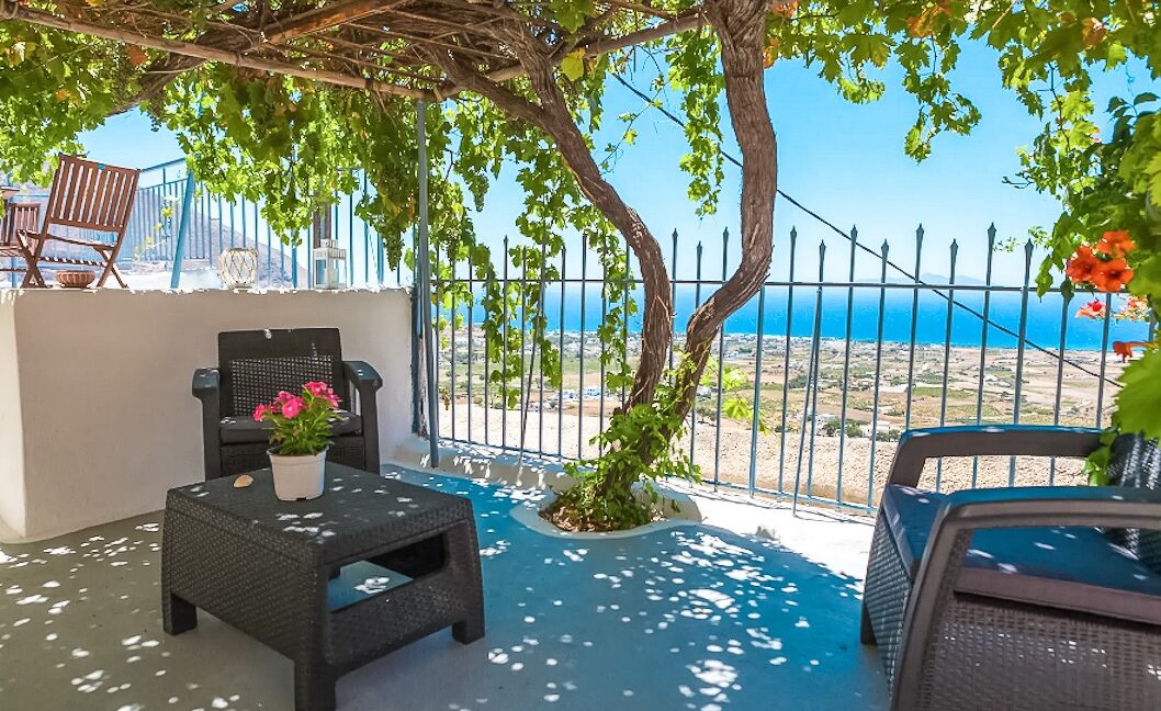 House for sale in Santorini Pyrgos, with sea view, Real Estate in Santorini 12