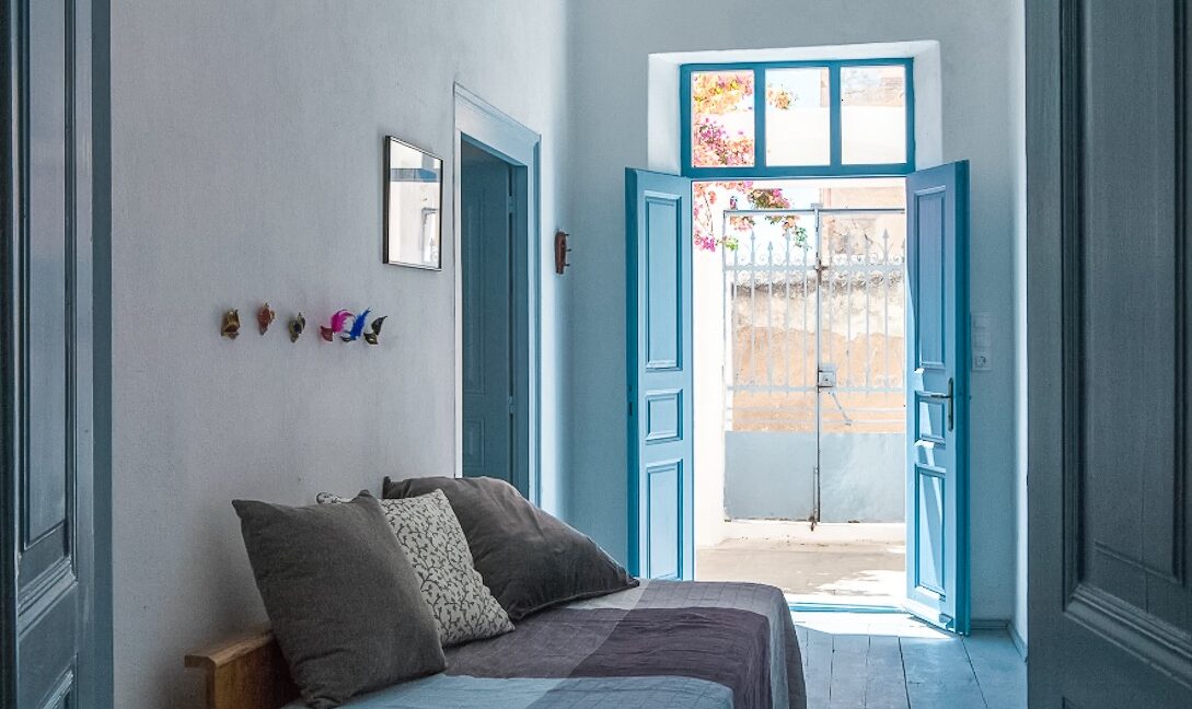 House for sale in Santorini Pyrgos, with sea view, Real Estate in Santorini 2