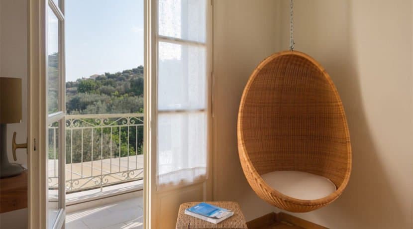 Luxury Complex of 3 Villas for Sale in Spetses island Greece. Villas for Sale in Spetses, Spetses island near Athens, for Sale in Spetses Greece 1