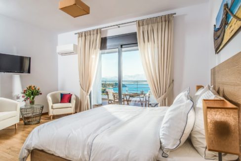 Luxury Villa in Agios Nikolaos Crete, by the sea. Villas for Sale in Crete, Seafront Villas in Crete, Luxury Estate Crete 12