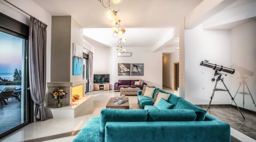 Luxury Villa in Agios Nikolaos Crete, by the sea. Villas for Sale in Crete, Seafront Villas in Crete, Luxury Estate Crete 16