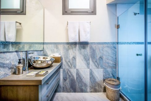 Luxury Villa in Agios Nikolaos Crete, by the sea. Villas for Sale in Crete, Seafront Villas in Crete, Luxury Estate Crete 5