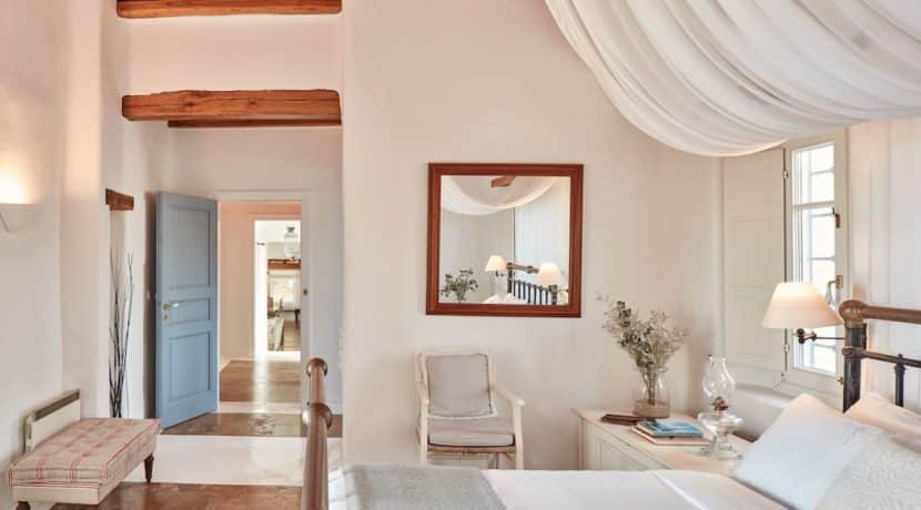 Luxury villa in Mykonos with 10,000 sqm land. Mykonos Villas, Luxury Villa for Sale in Mykonos, Mykonos Luxury Villas, Real Estate Mykonos, Agrari 16