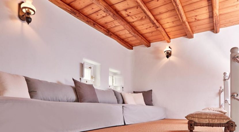 Luxury villa in Mykonos with 10,000 sqm land. Mykonos Villas, Luxury Villa for Sale in Mykonos, Mykonos Luxury Villas, Real Estate Mykonos, Agrari 3