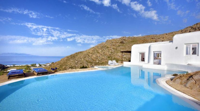 Luxury villa in Mykonos with 10,000 sqm land. Mykonos Villas, Luxury Villa for Sale in Mykonos, Mykonos Luxury Villas, Real Estate Mykonos, Agrari 37