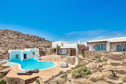 Luxury villa in Mykonos with 10,000 sqm land. Mykonos Villas, Luxury Villa for Sale in Mykonos, Mykonos Luxury Villas, Real Estate Mykonos, Agrari 39