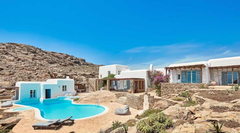 Luxury villa in Mykonos with 10,000 sqm land. Mykonos Villas, Luxury Villa for Sale in Mykonos, Mykonos Luxury Villas, Real Estate Mykonos, Agrari 39