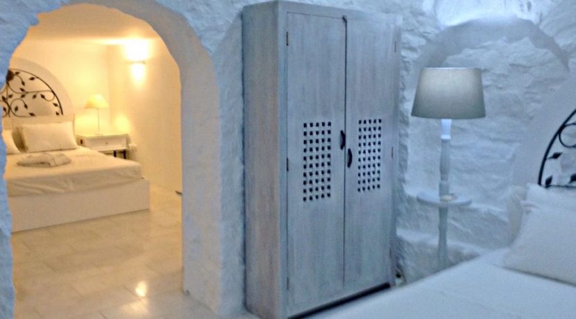Mykonos Villa in Aleomandra, Agios Ioannis Diakoftis FOR SALE. Mykonos Villas for Sale, Luxury Villas in Mykonos for Sale, Property in Mykonos for Sale 16