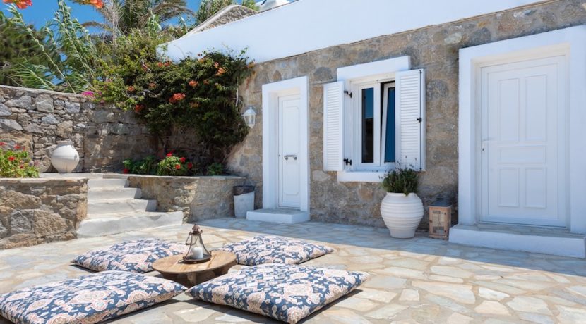 Waterfront Luxury Villa in Mykonos. Mykonos estates, elite estates Mykonos, Luxury Estate Mykonos, Seafront Villa Mykonos, Mykonos Villas 18