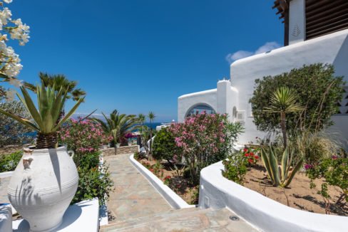 Waterfront Luxury Villa in Mykonos. Mykonos estates, elite estates Mykonos, Luxury Estate Mykonos, Seafront Villa Mykonos, Mykonos Villas 30