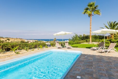 Beautiful Villa near the sea in Crete 3