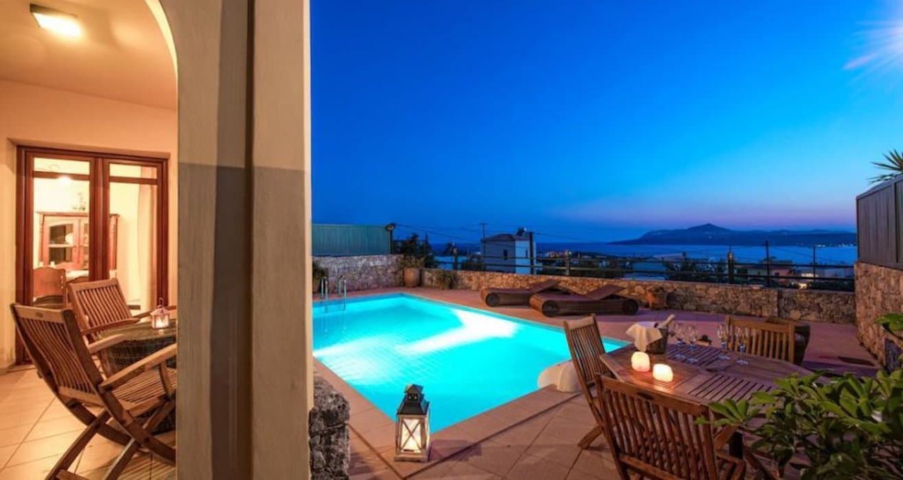 Complex of 5 Villas Chania Crete, Hotel of 5 villas with sea view Plaka