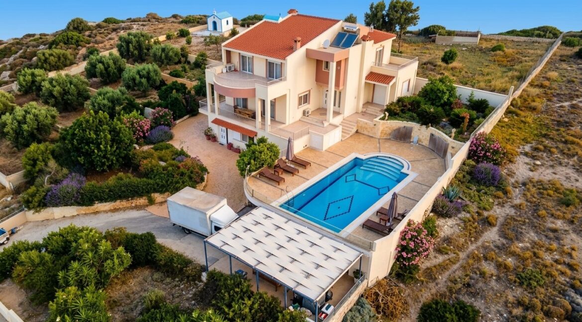 Excellent Villa by the sea near Athens, 30 minutes from Athens