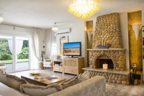Gorgeous Beachfront Villa in Halkidiki, Beachfront Villa in Halkidiki, Beachfront Real Estate, Sea front villa in Kassandra, Villa on the sea Halkidiki 35