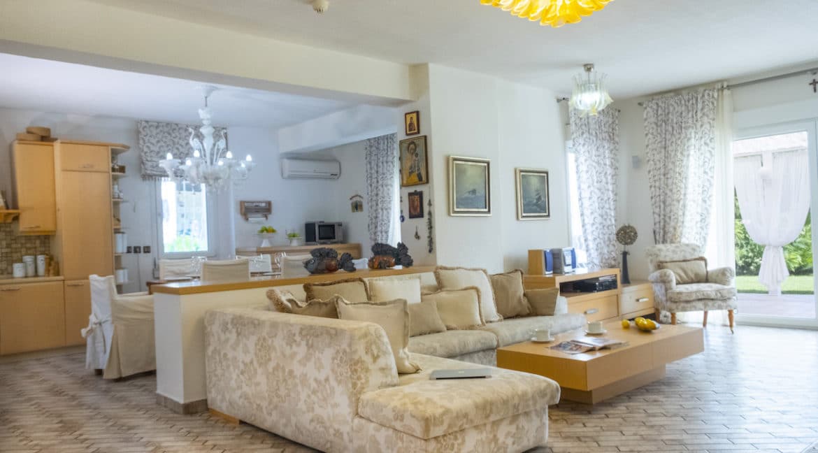 Gorgeous Beachfront Villa in Halkidiki, Beachfront Villa in Halkidiki, Beachfront Real Estate, Sea front villa in Kassandra, Villa on the sea Halkidiki 38
