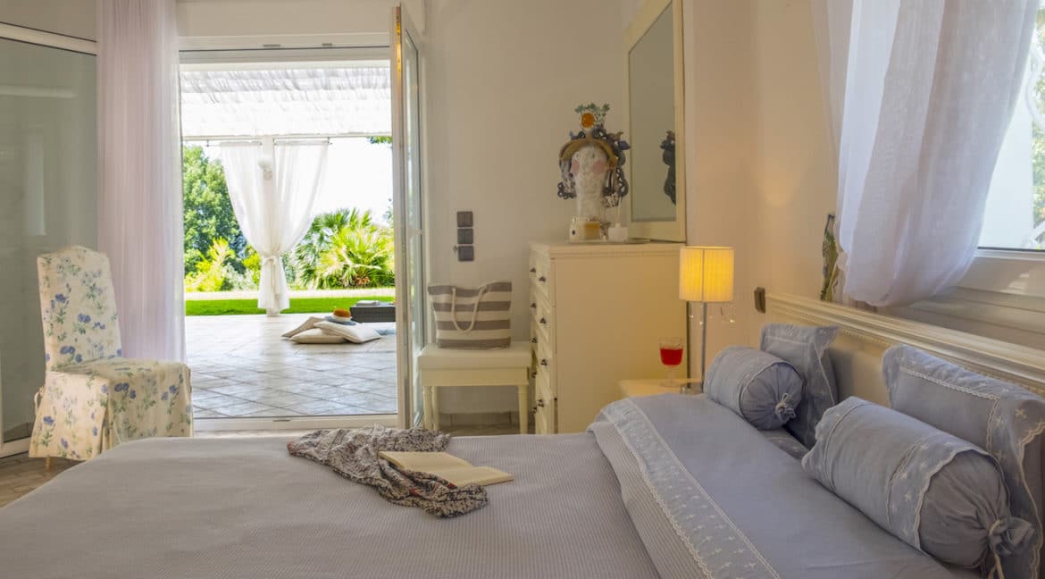 Gorgeous Beachfront Villa in Halkidiki, Beachfront Villa in Halkidiki, Beachfront Real Estate, Sea front villa in Kassandra, Villa on the sea Halkidiki 40