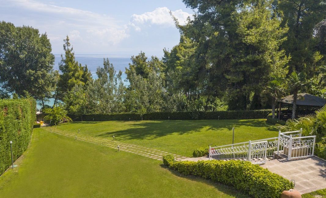 Gorgeous Beachfront Villa in Halkidiki, Beachfront Villa in Halkidiki, Beachfront Real Estate, Sea front villa in Kassandra, Villa on the sea Halkidiki 5