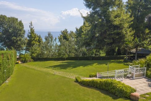 Gorgeous Beachfront Villa in Halkidiki, Beachfront Villa in Halkidiki, Beachfront Real Estate, Sea front villa in Kassandra, Villa on the sea Halkidiki 5