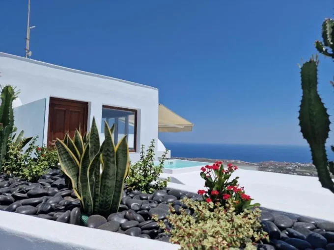 Hotel at Fira Santorini with 14 Rooms