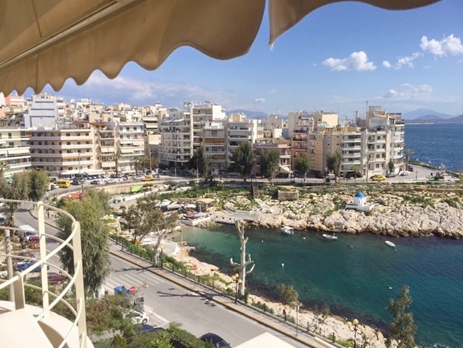 Seafront Apartment in Athens, Piraeus Greek Exclusive