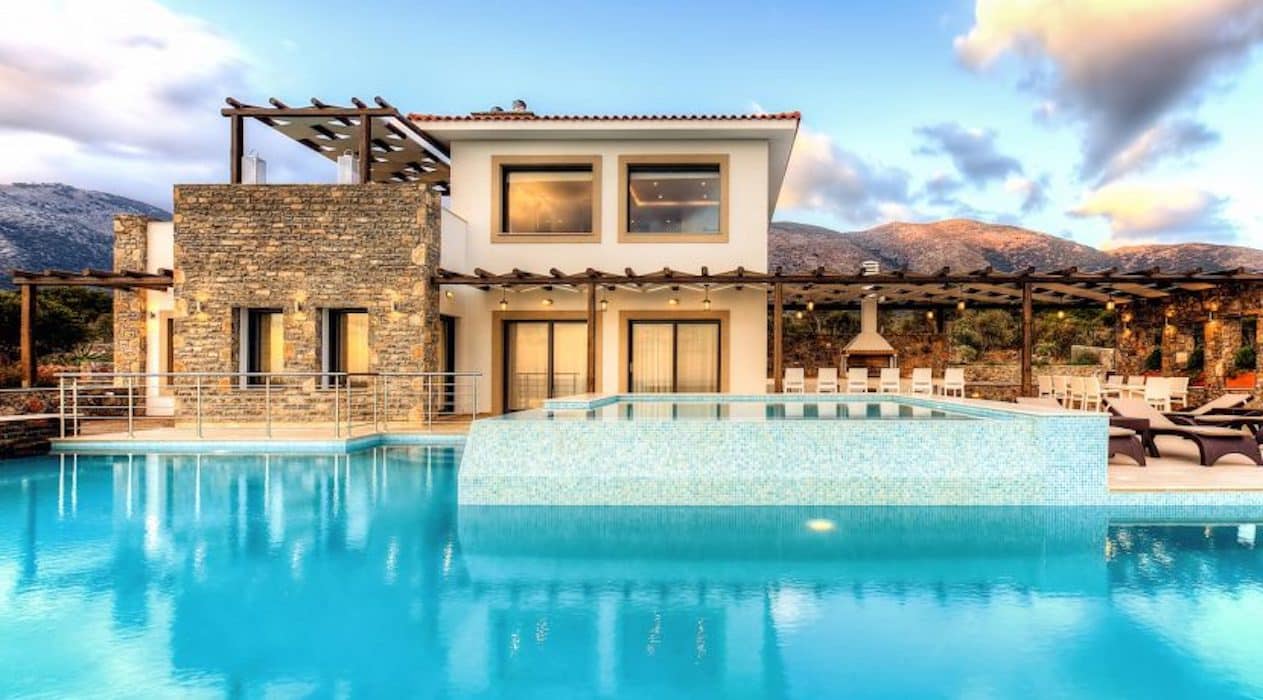 Elegant 6 bedroom villa in Crete, near Malia