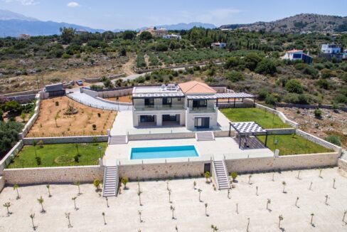 Beautiful villa in Chania Crete with pool, Luxury Estates in Crete, Property in Crete, Villas for sale in Crete, Real Estate in Crete 19