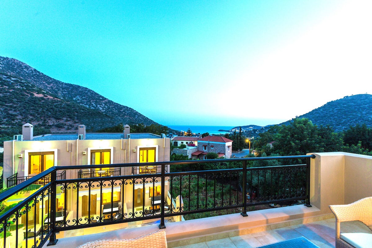 Hotel of 5 Villas and 2 Suites, Hotel Rethymno Crete for sale