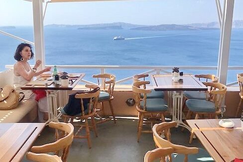 Restaurant at Santorini Oia for sale 1