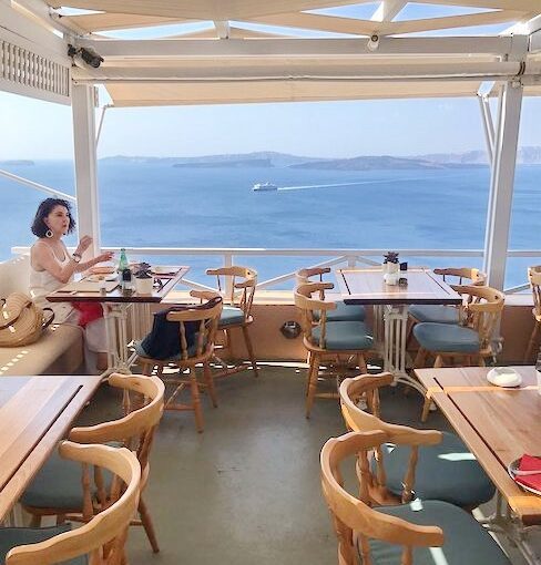 Restaurant at Santorini Oia for sale 1