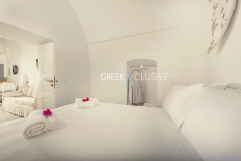 House at Santorini, Properties in Santorini 14