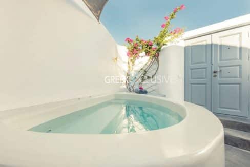 House at Santorini, Properties in Santorini 4