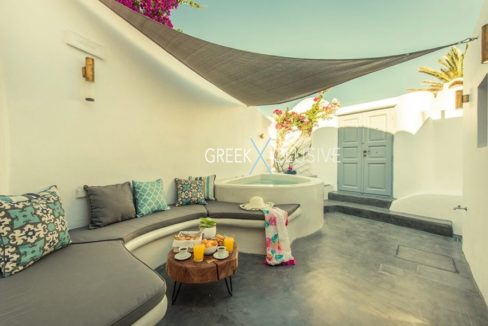 House at Santorini, Properties in Santorini 6