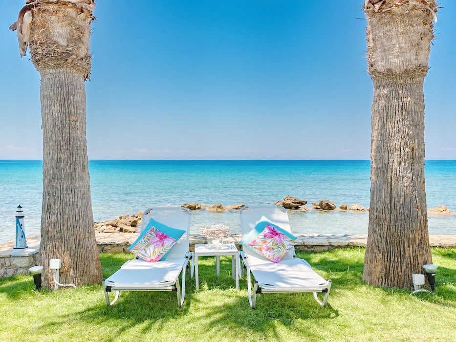 3 Seaside villas in Laganas Zakynthos, Hotel for sale