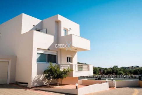 Villa with swimming pool and sea views, Property for sale in Crete 1