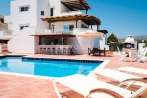 Villa with swimming pool and sea views, Property for sale in Crete