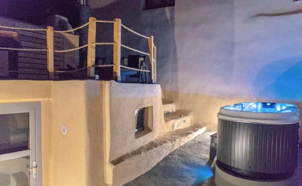 Cave House in Santorini, Cave House for Sale 10