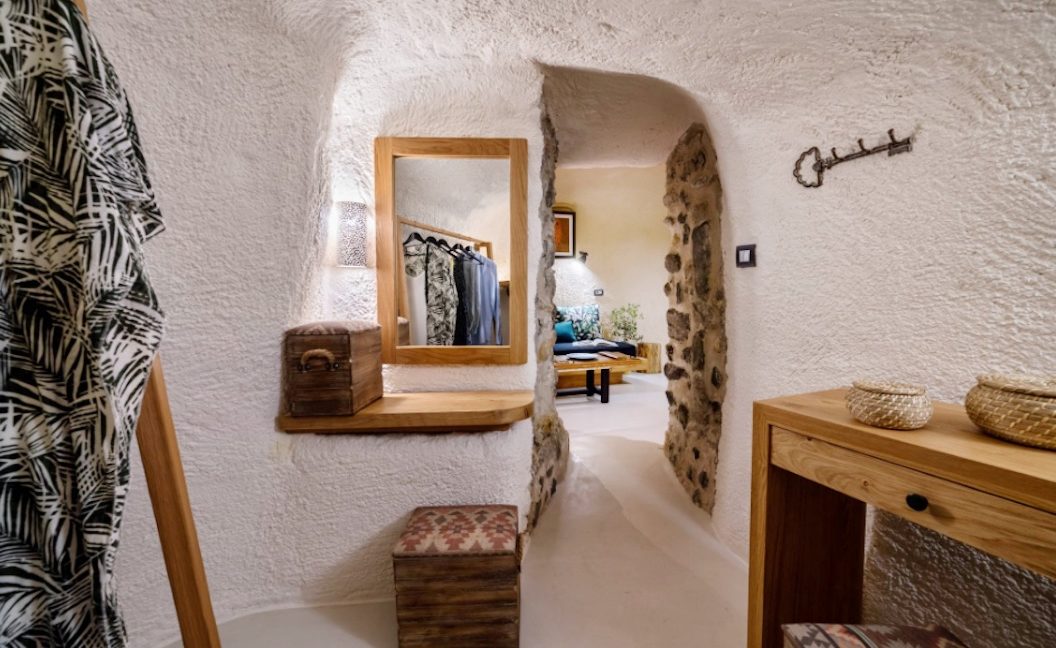 Cave House in Santorini, Cave House for Sale 25