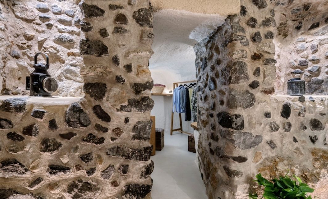 Cave House in Santorini, Cave House for Sale 26