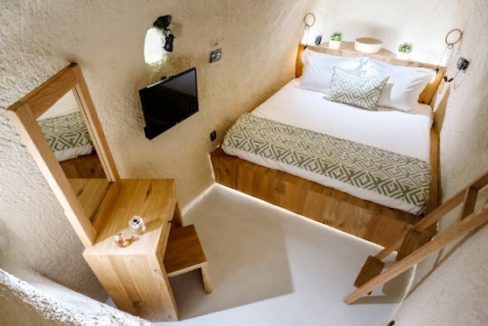 Cave House in Santorini, Cave House for Sale 31