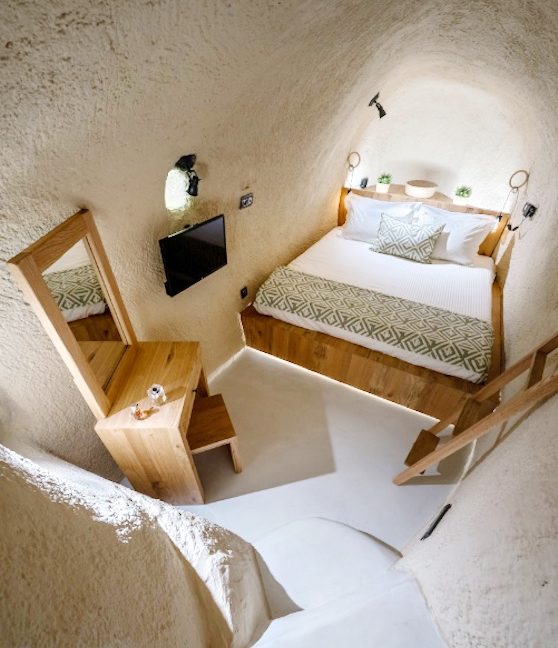 Cave House in Santorini, Cave House for Sale 31