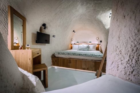 Cave House in Santorini, Cave House for Sale 32
