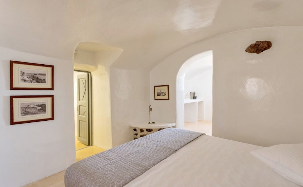 Property in Santorini, Pyrgos 3