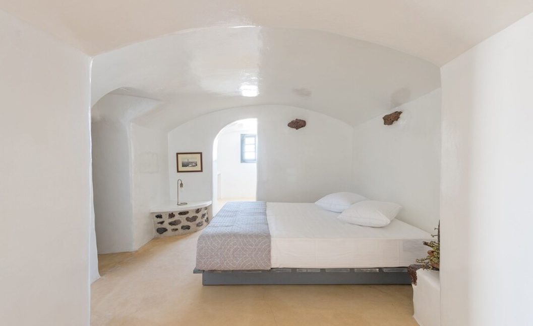 Property in Santorini, Pyrgos 4