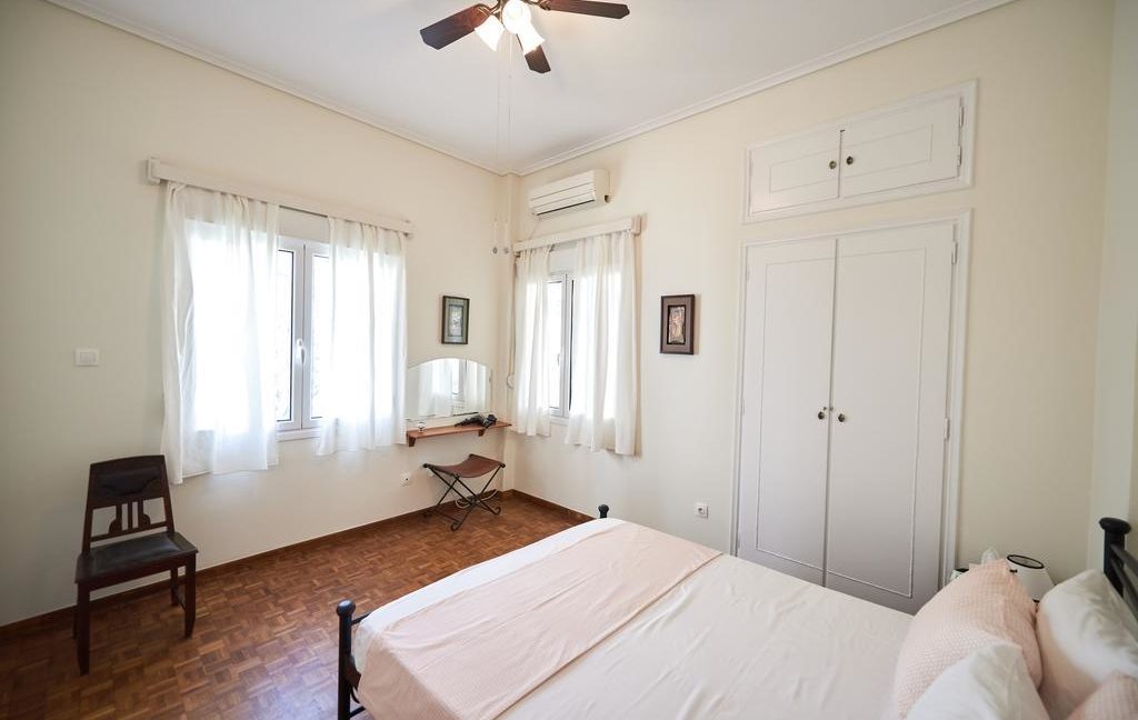 Stone Villa in Athens Riviera 14