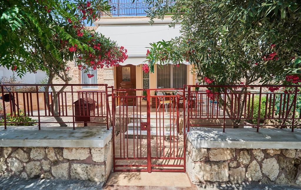 Stone Villa in Athens Riviera 20